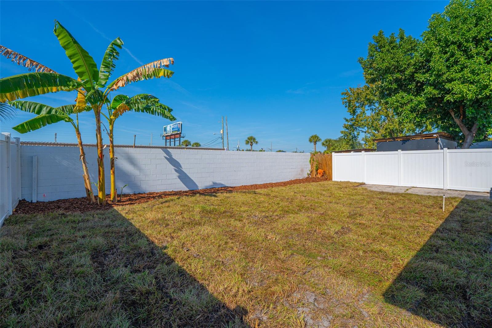 Image 24 of 25 For 508 Hibiscus Way