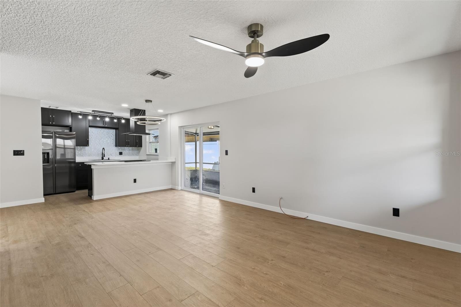 Image 3 of 25 For 508 Hibiscus Way