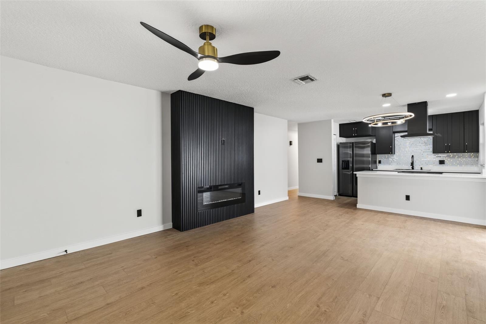 Image 4 of 25 For 508 Hibiscus Way