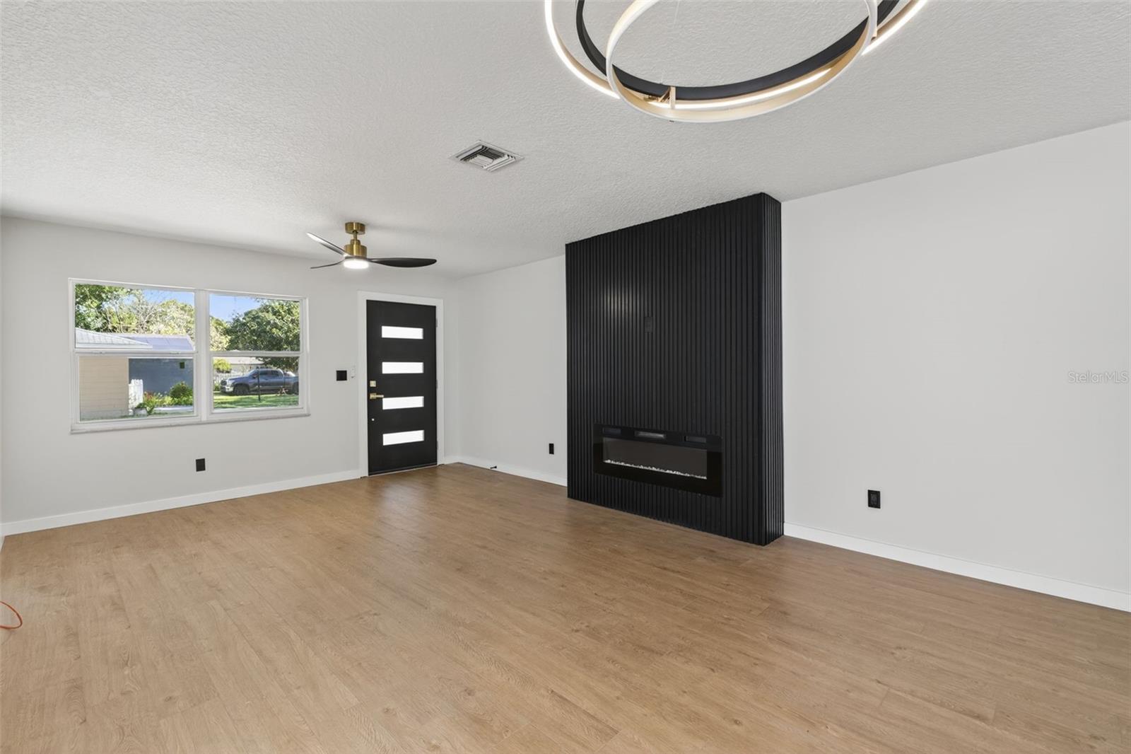 Image 5 of 25 For 508 Hibiscus Way