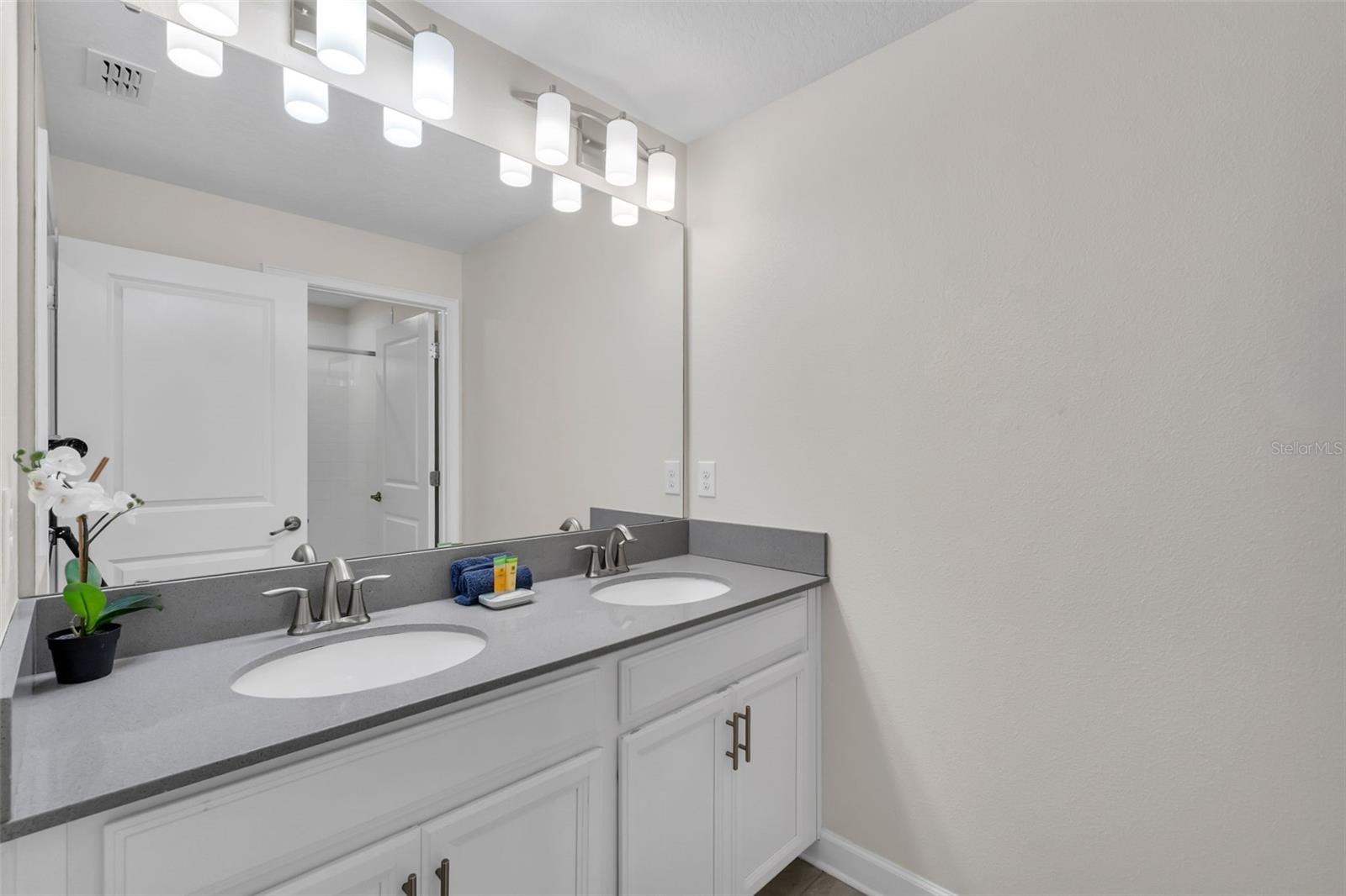 Image 13 of 49 For 1565 Sandbagger Drive