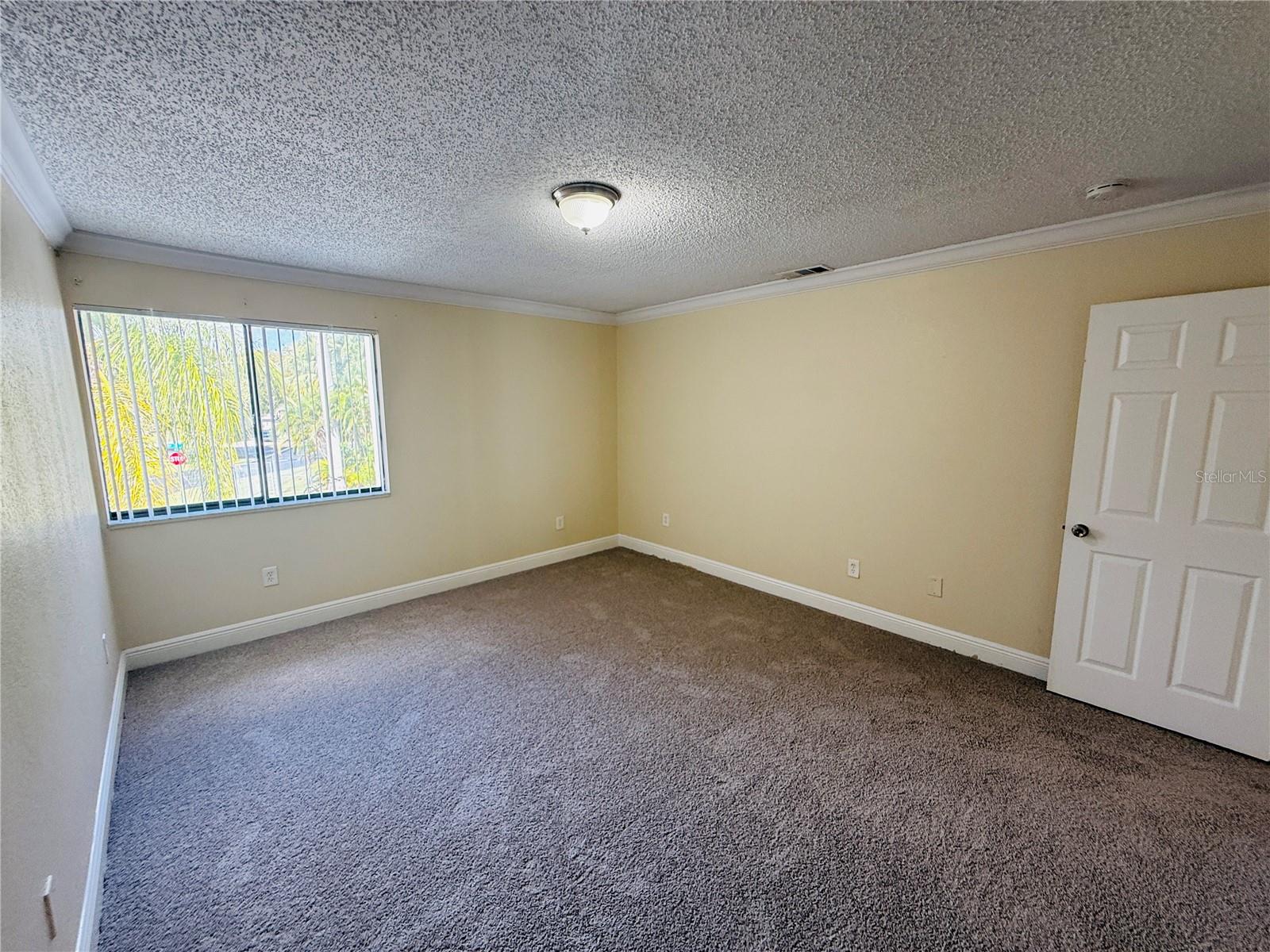 Listing photo id 10 for 9928 218th Terrace