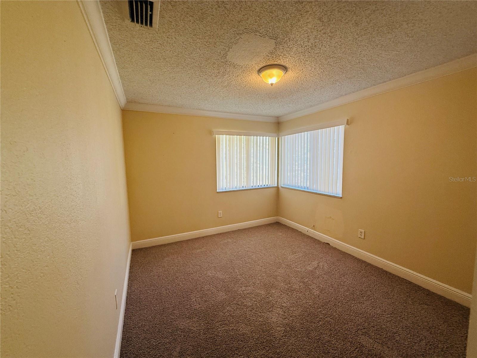 Listing photo id 16 for 9928 218th Terrace