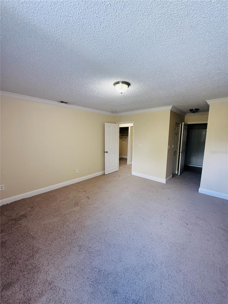 Listing photo id 21 for 9928 218th Terrace