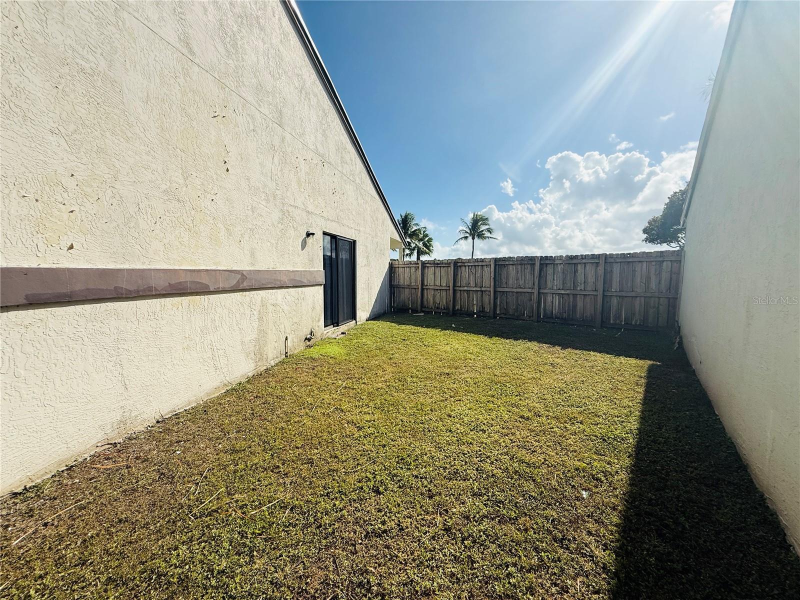 Listing photo id 22 for 9928 218th Terrace