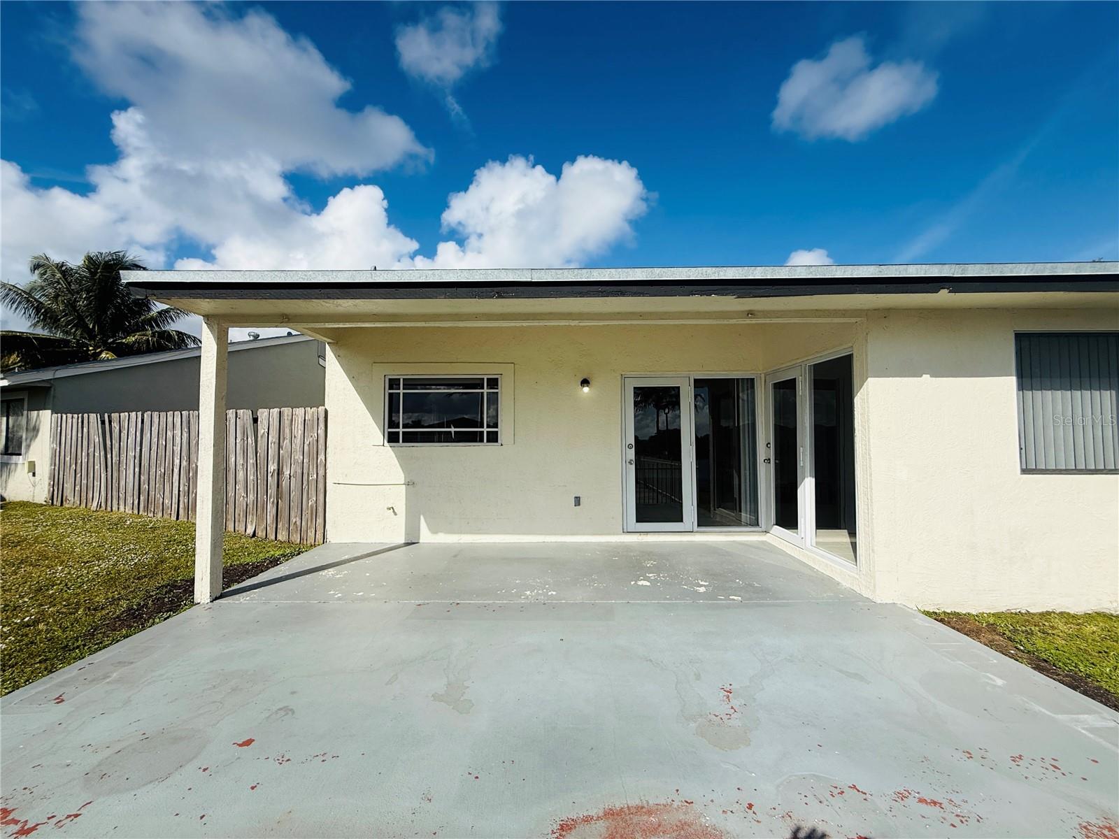 Listing photo id 26 for 9928 218th Terrace