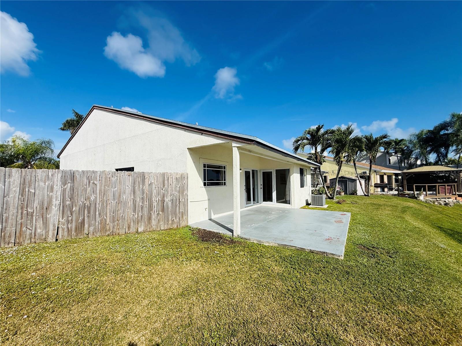 Listing photo id 27 for 9928 218th Terrace