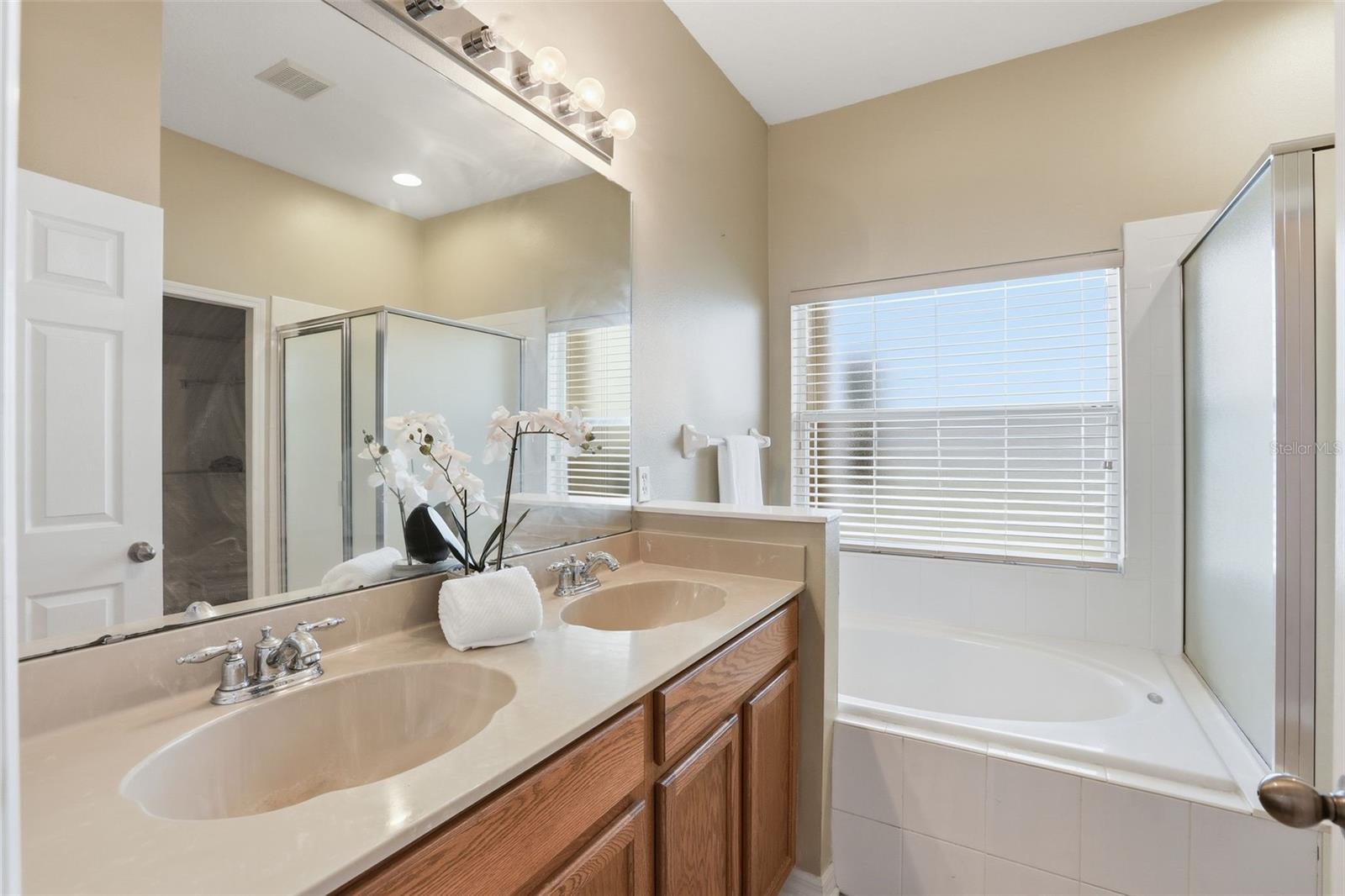 Image 19 of 66 For 14720 Sweet Acacia Drive