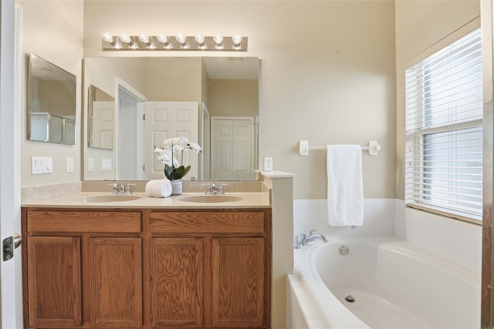 Image 21 of 66 For 14720 Sweet Acacia Drive