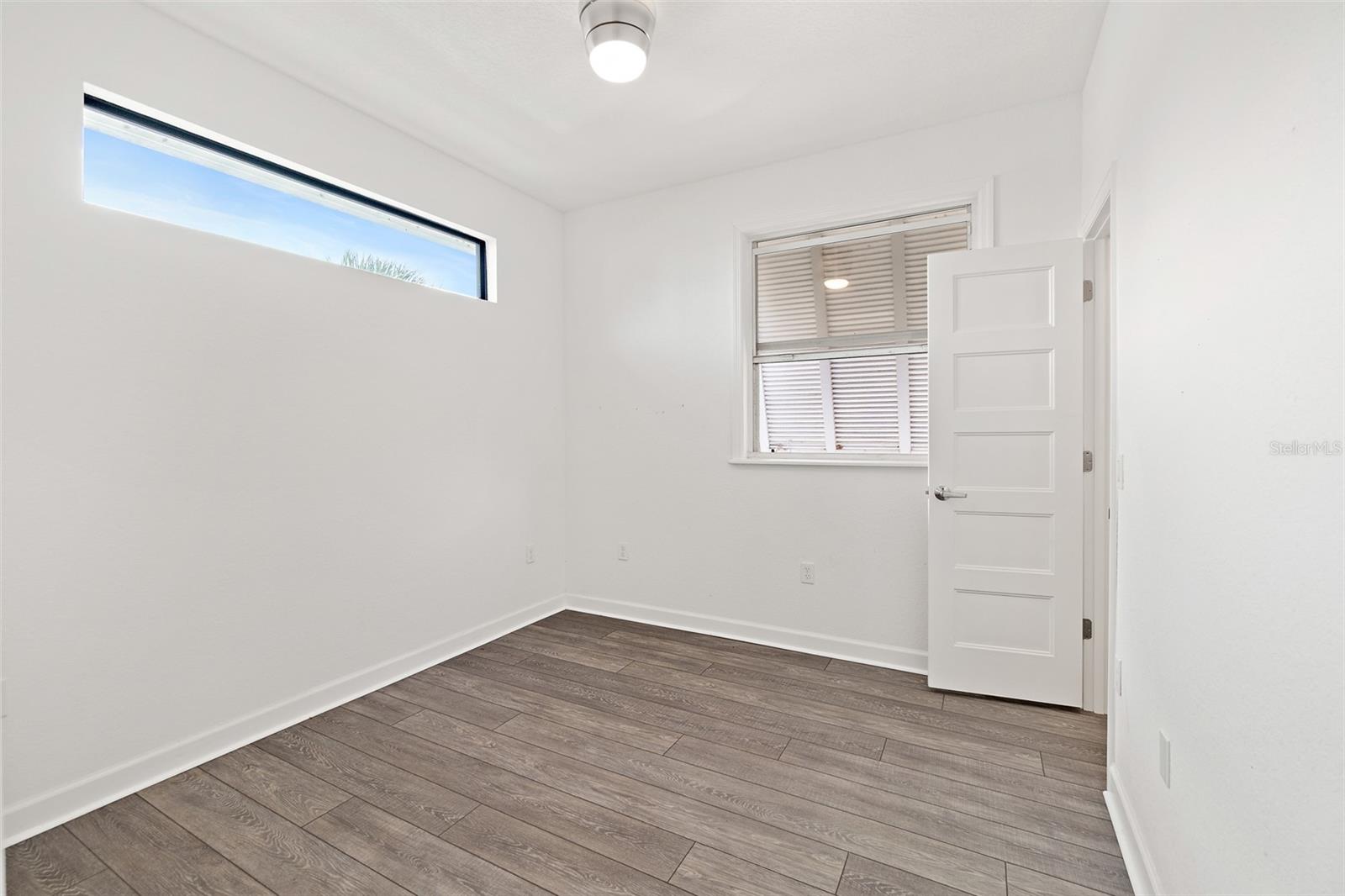 Image 21 of 40 For 954 Banana River Drive