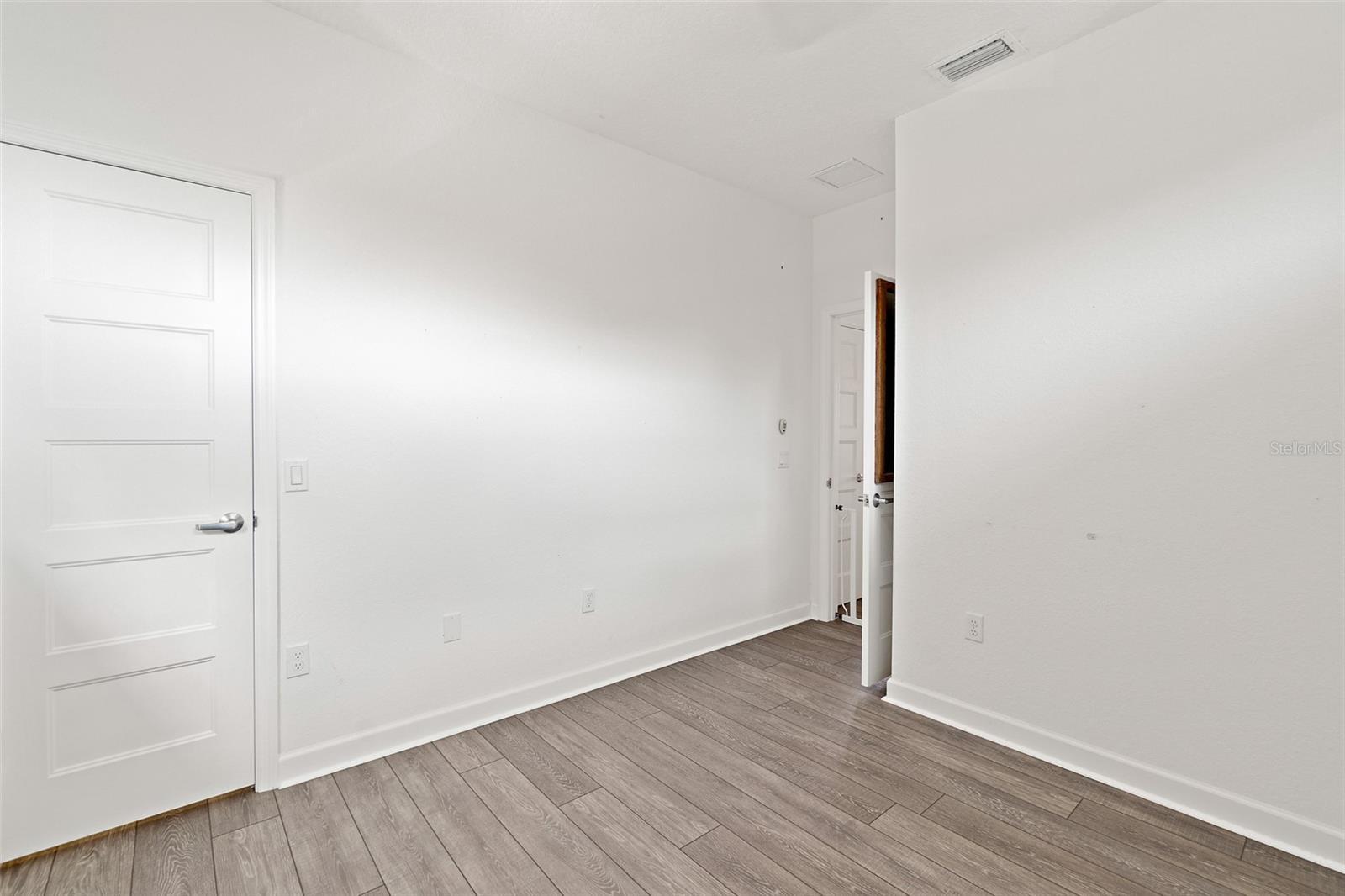 Image 22 of 40 For 954 Banana River Drive