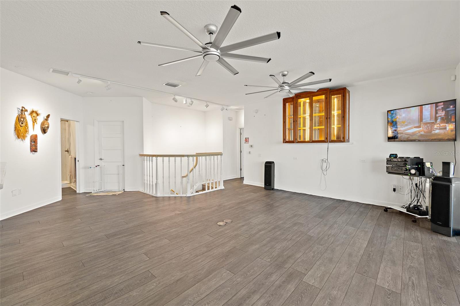 Image 25 of 40 For 954 Banana River Drive