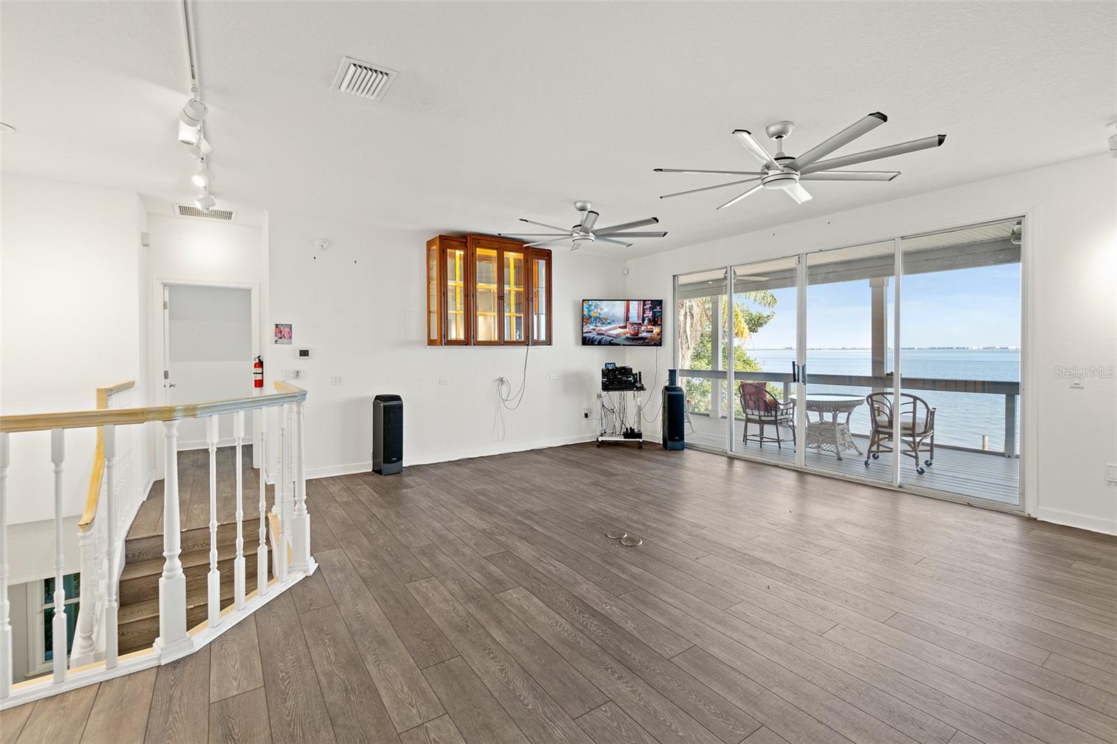 Image 26 of 40 For 954 Banana River Drive