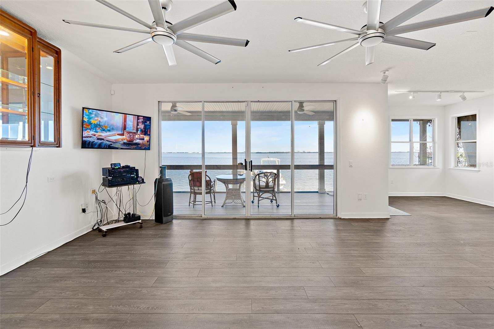 Image 27 of 40 For 954 Banana River Drive