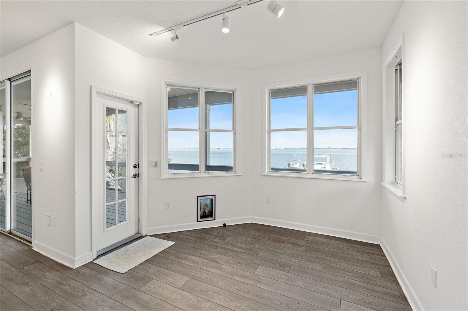 Image 28 of 40 For 954 Banana River Drive