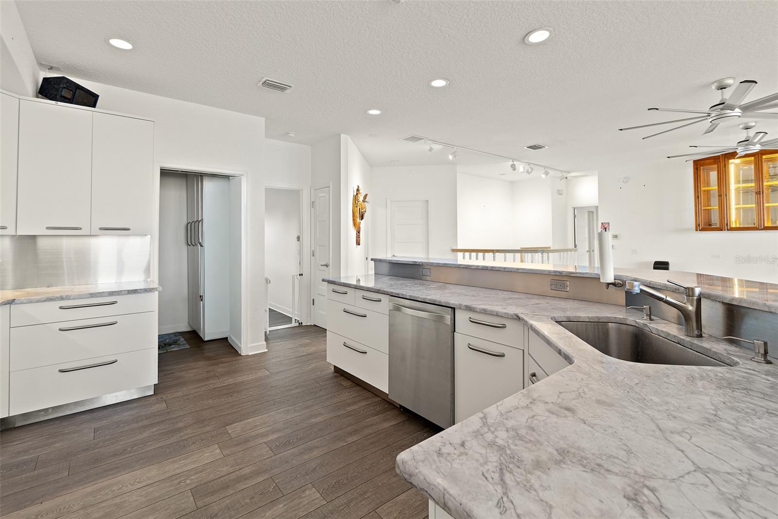 Image 29 of 40 For 954 Banana River Drive