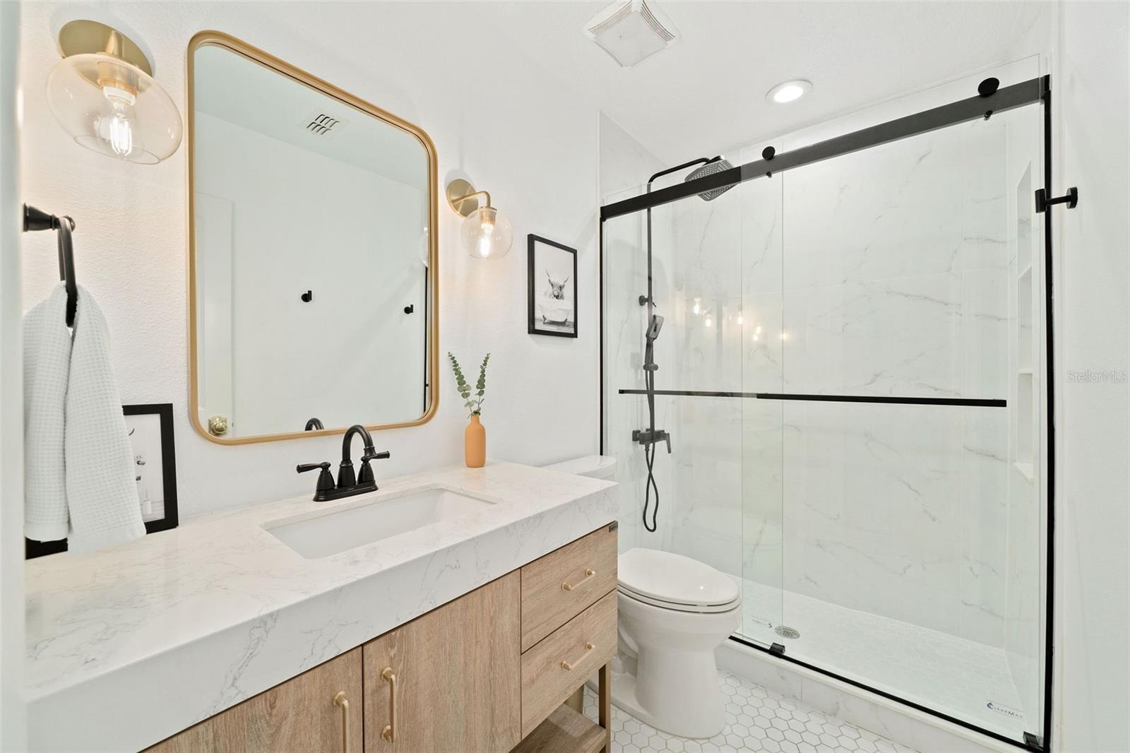 Image 17 of 34 For 2270 Deloraine Trail