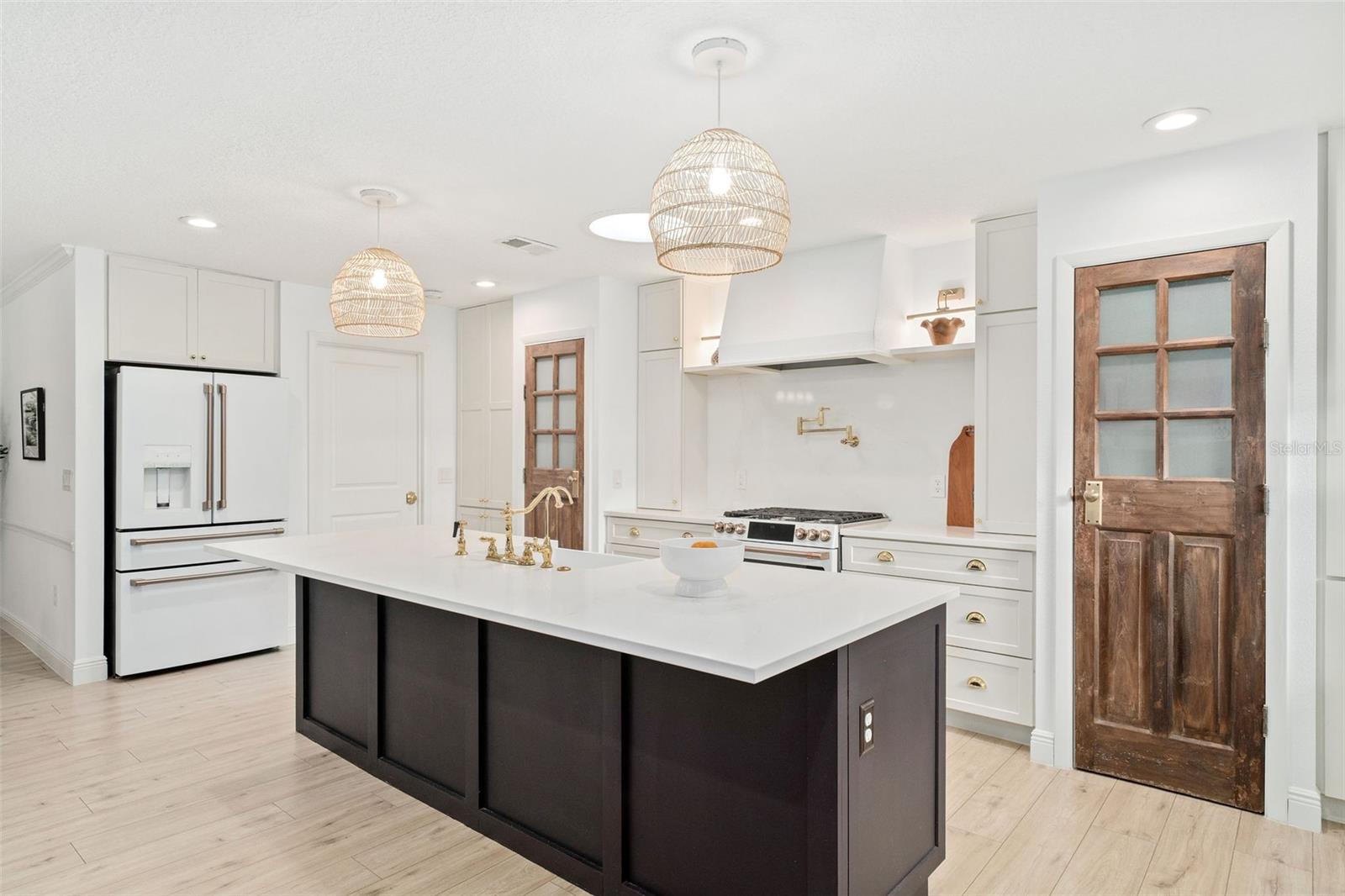 Image 5 of 34 For 2270 Deloraine Trail