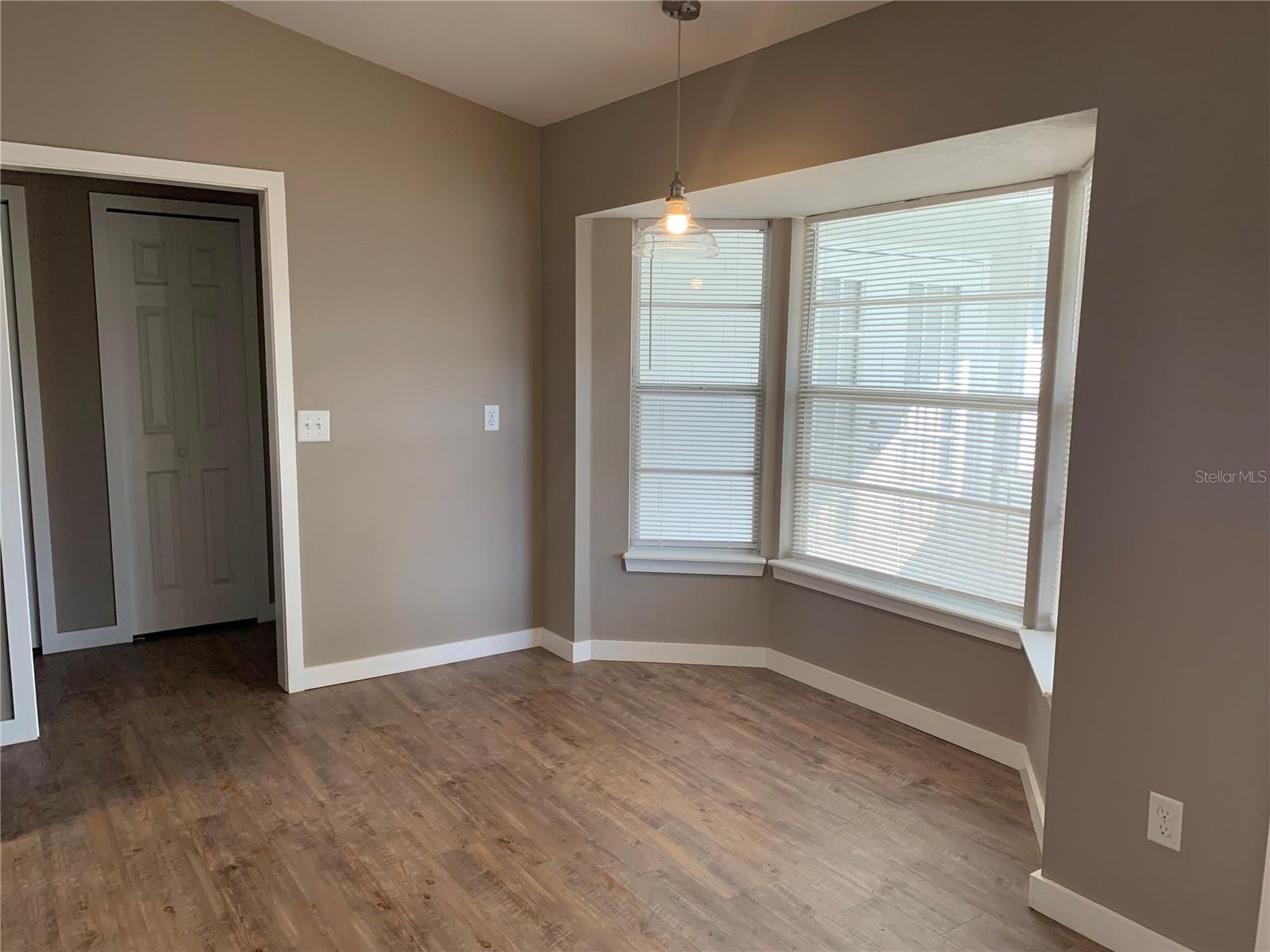 Image 11 of 39 For 1529 Spring Ridge Circle