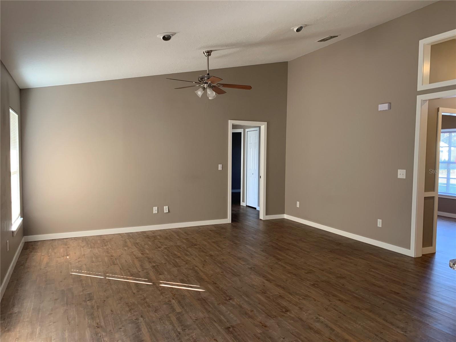 Image 12 of 39 For 1529 Spring Ridge Circle