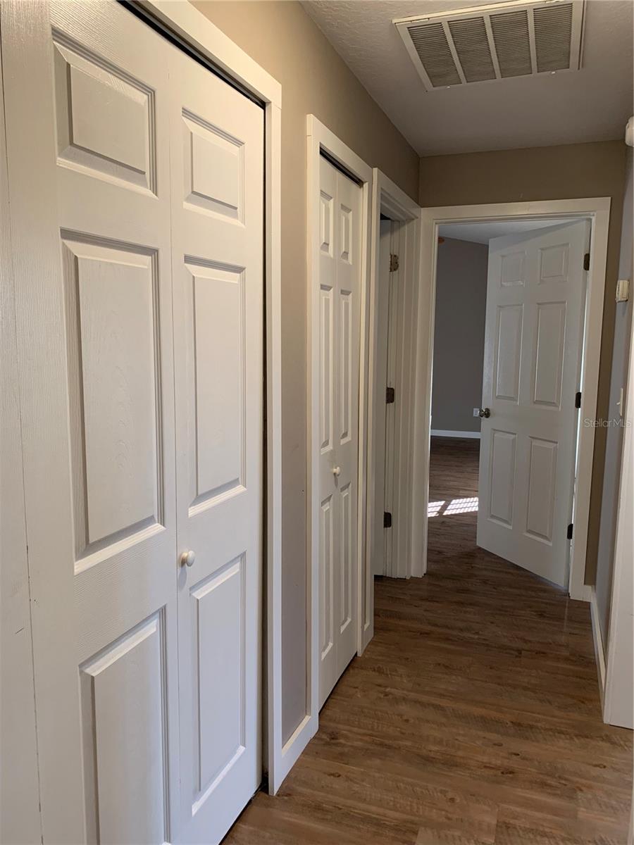 Image 16 of 39 For 1529 Spring Ridge Circle