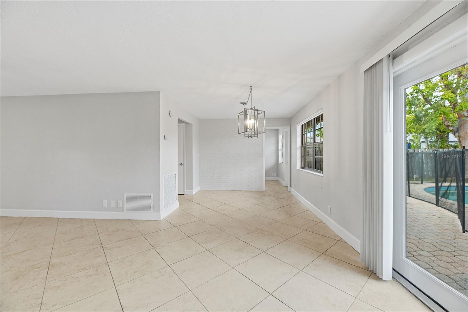 Image 13 of 36 For 2833 35th Street