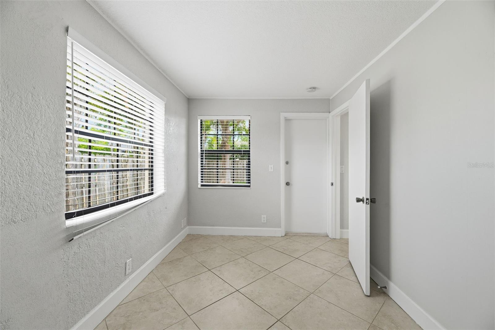 Image 21 of 36 For 2833 35th Street