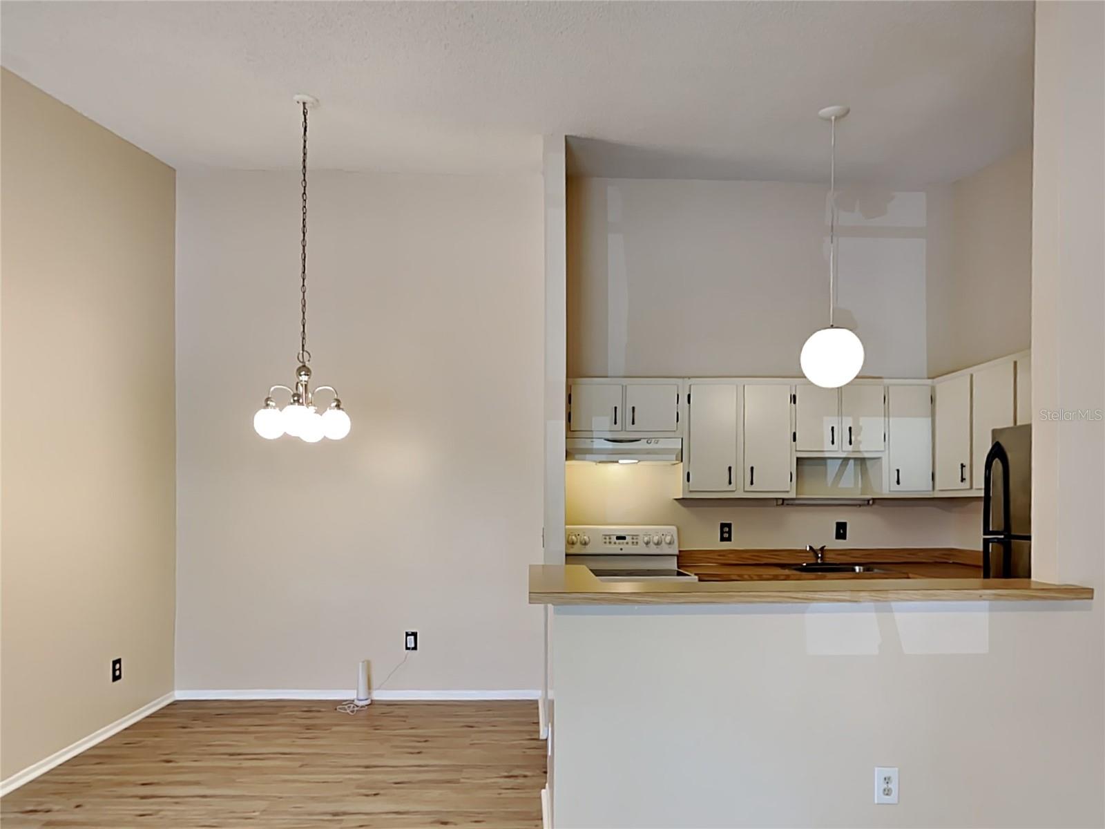 Image 5 of 15 For 2758 Oak Park Way 201