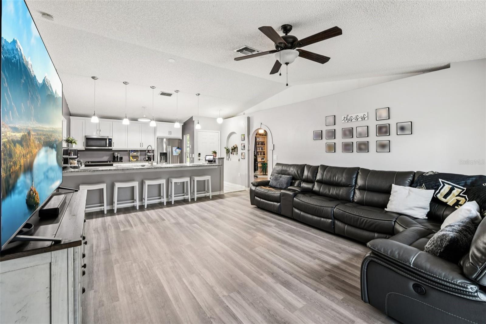 Image 6 of 24 For 14565 Lycastle Circle