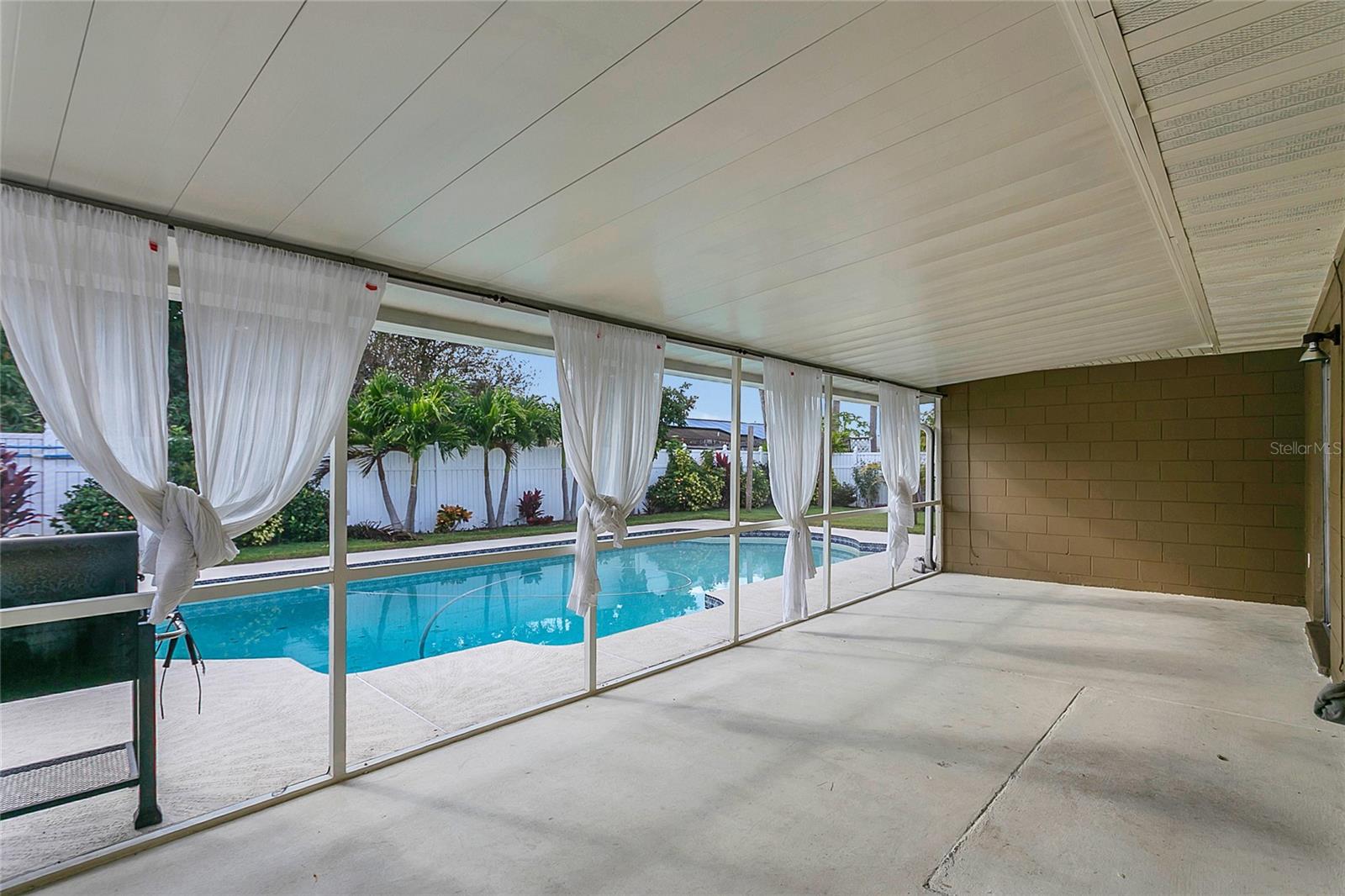 Image 18 of 26 For 150 Peppertree Drive