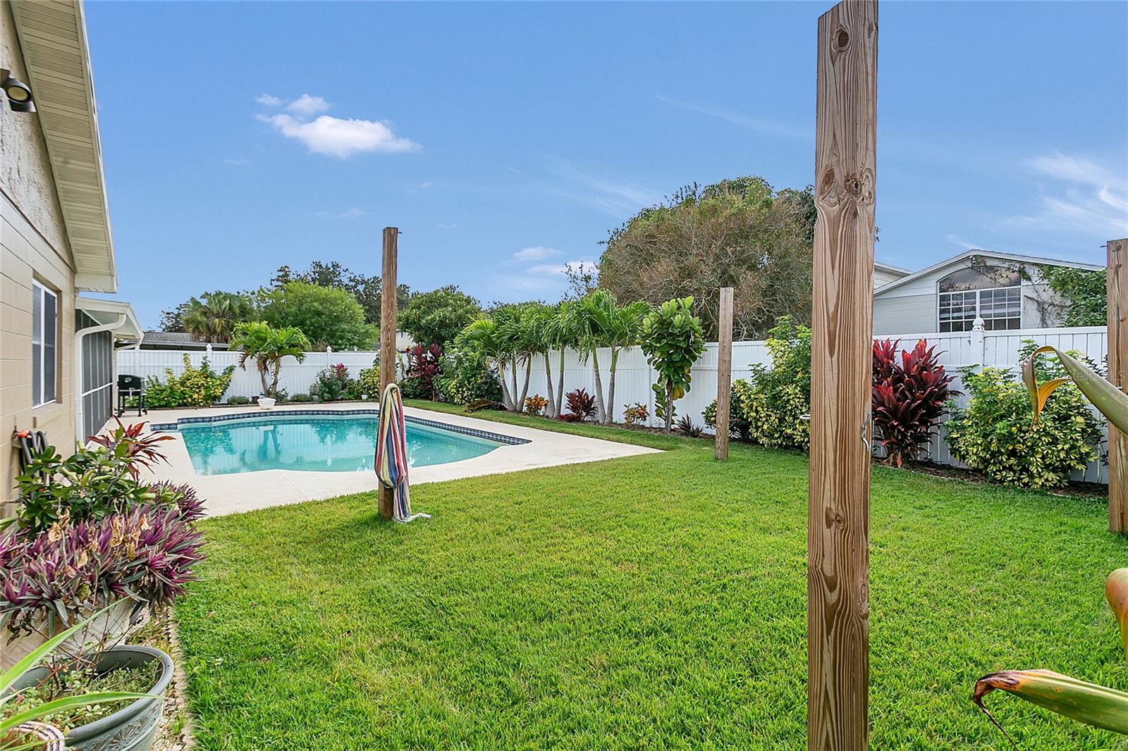 Image 21 of 26 For 150 Peppertree Drive