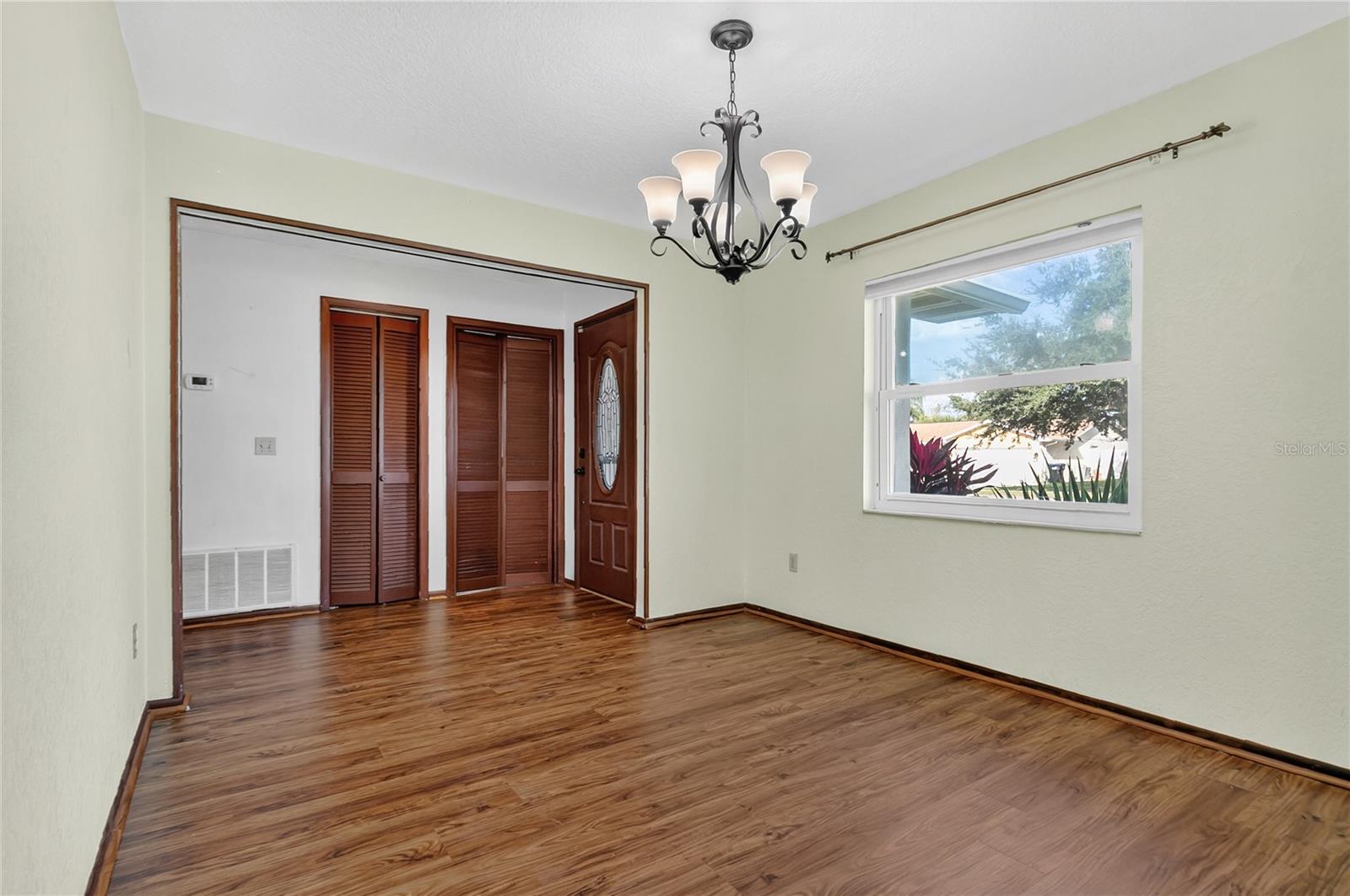 Image 4 of 26 For 150 Peppertree Drive