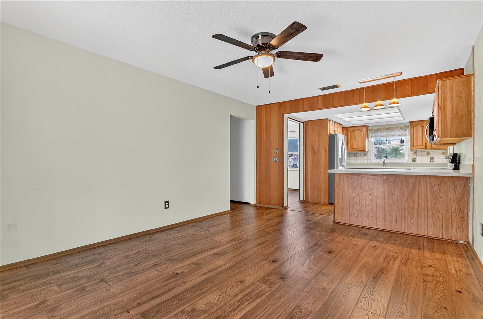 Image 6 of 26 For 150 Peppertree Drive