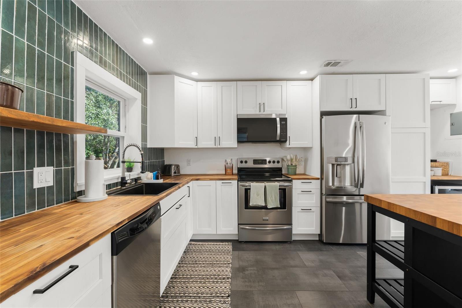 Image 12 of 28 For 2005 Virginia Drive