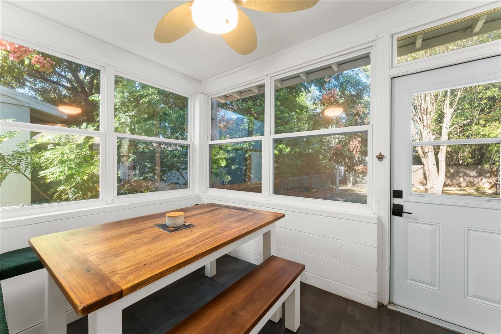 Image 14 of 28 For 2005 Virginia Drive