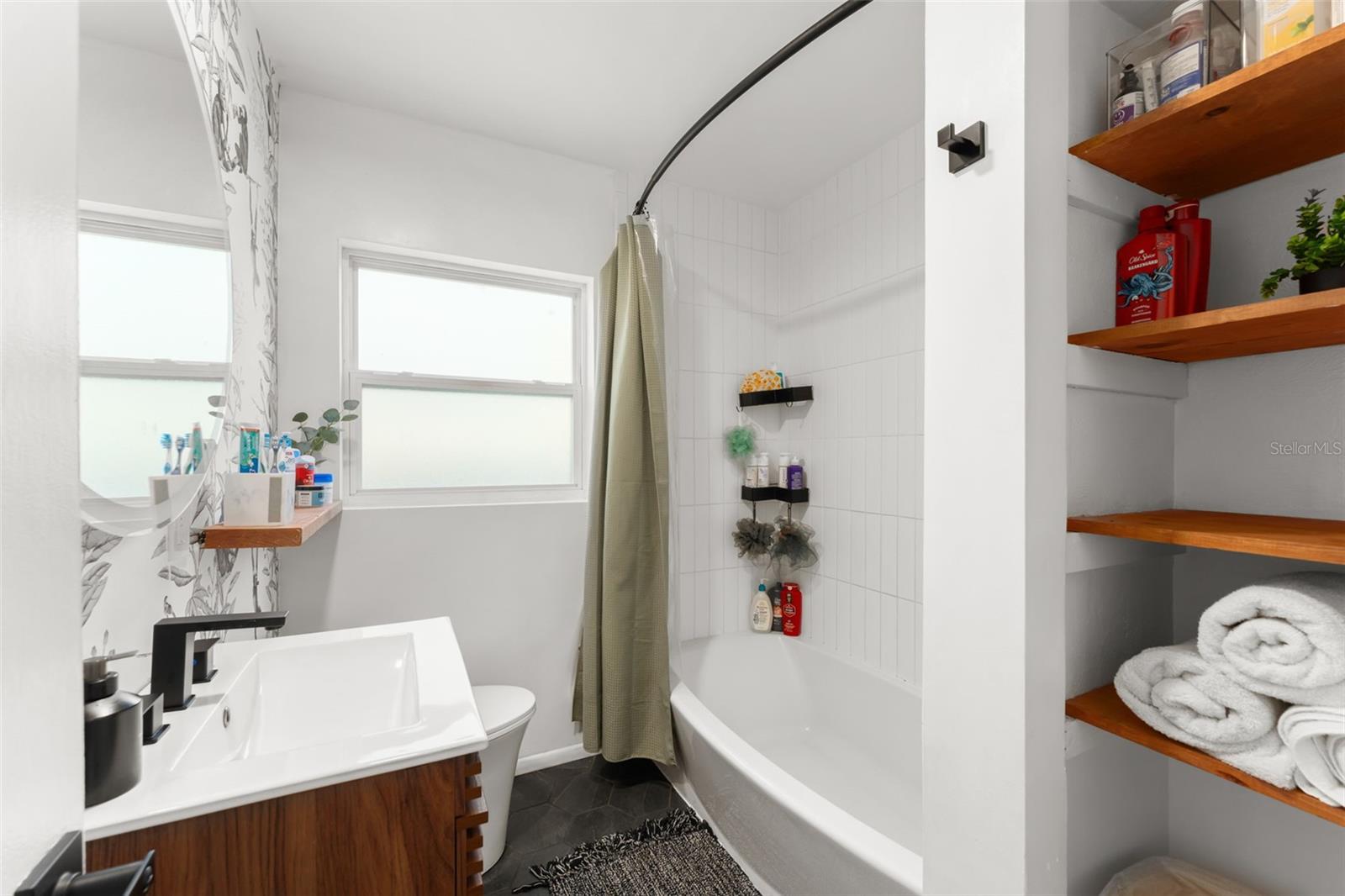 Image 19 of 28 For 2005 Virginia Drive