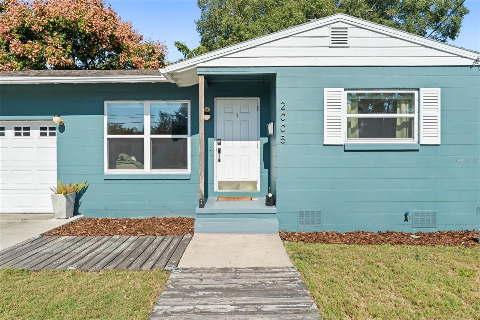 Image 2 of 28 For 2005 Virginia Drive