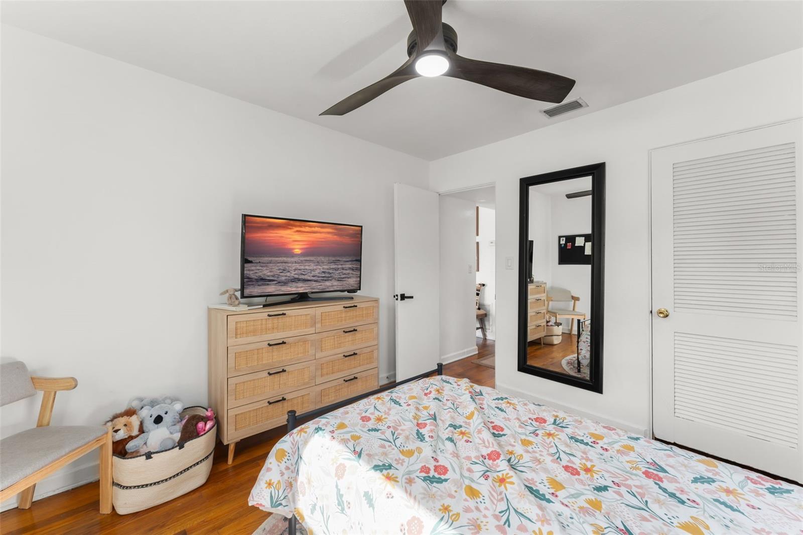 Image 22 of 28 For 2005 Virginia Drive