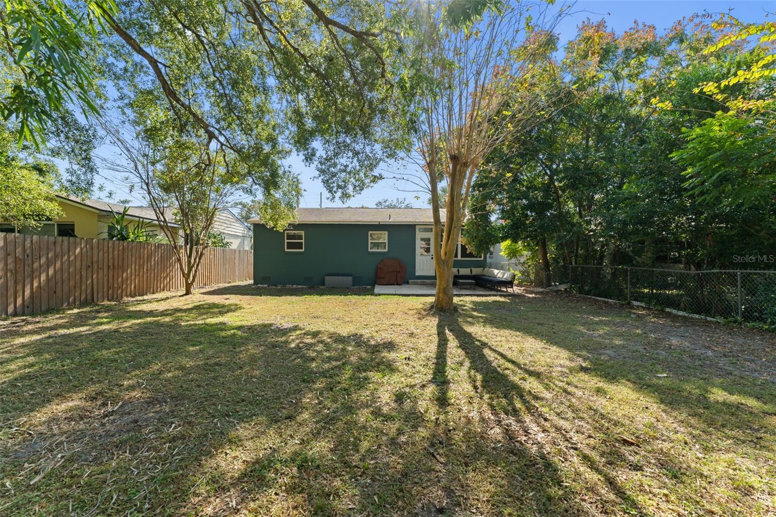 Image 27 of 28 For 2005 Virginia Drive