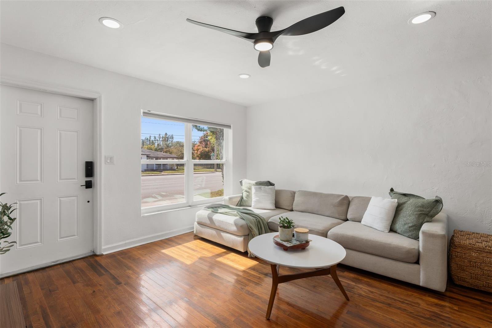 Image 5 of 28 For 2005 Virginia Drive