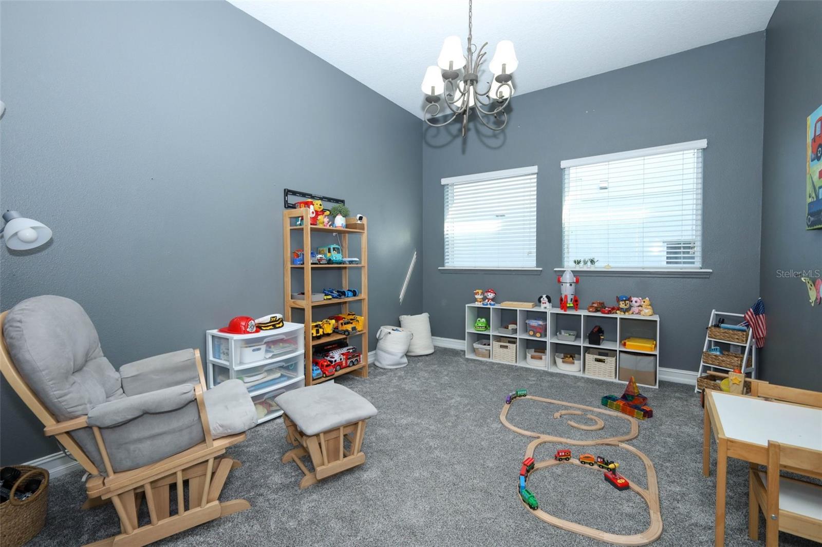 Image 18 of 39 For 16748 Abbey Hill Court