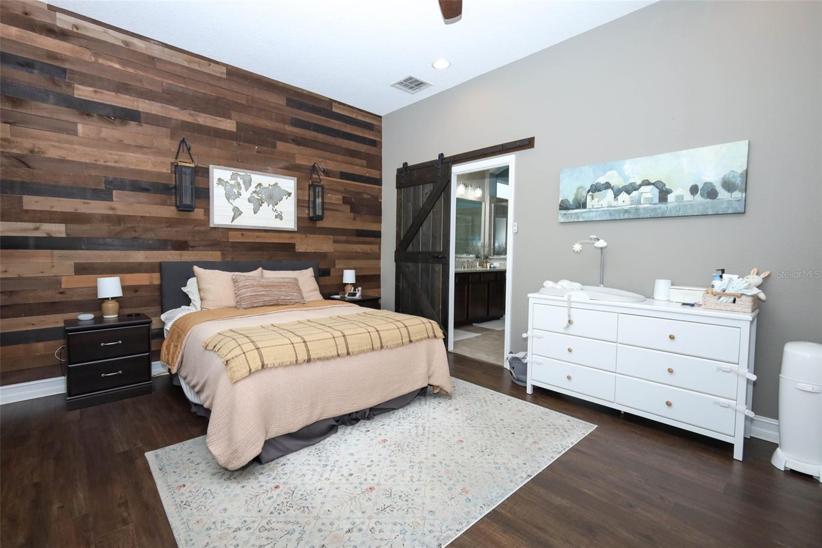 Image 20 of 39 For 16748 Abbey Hill Court