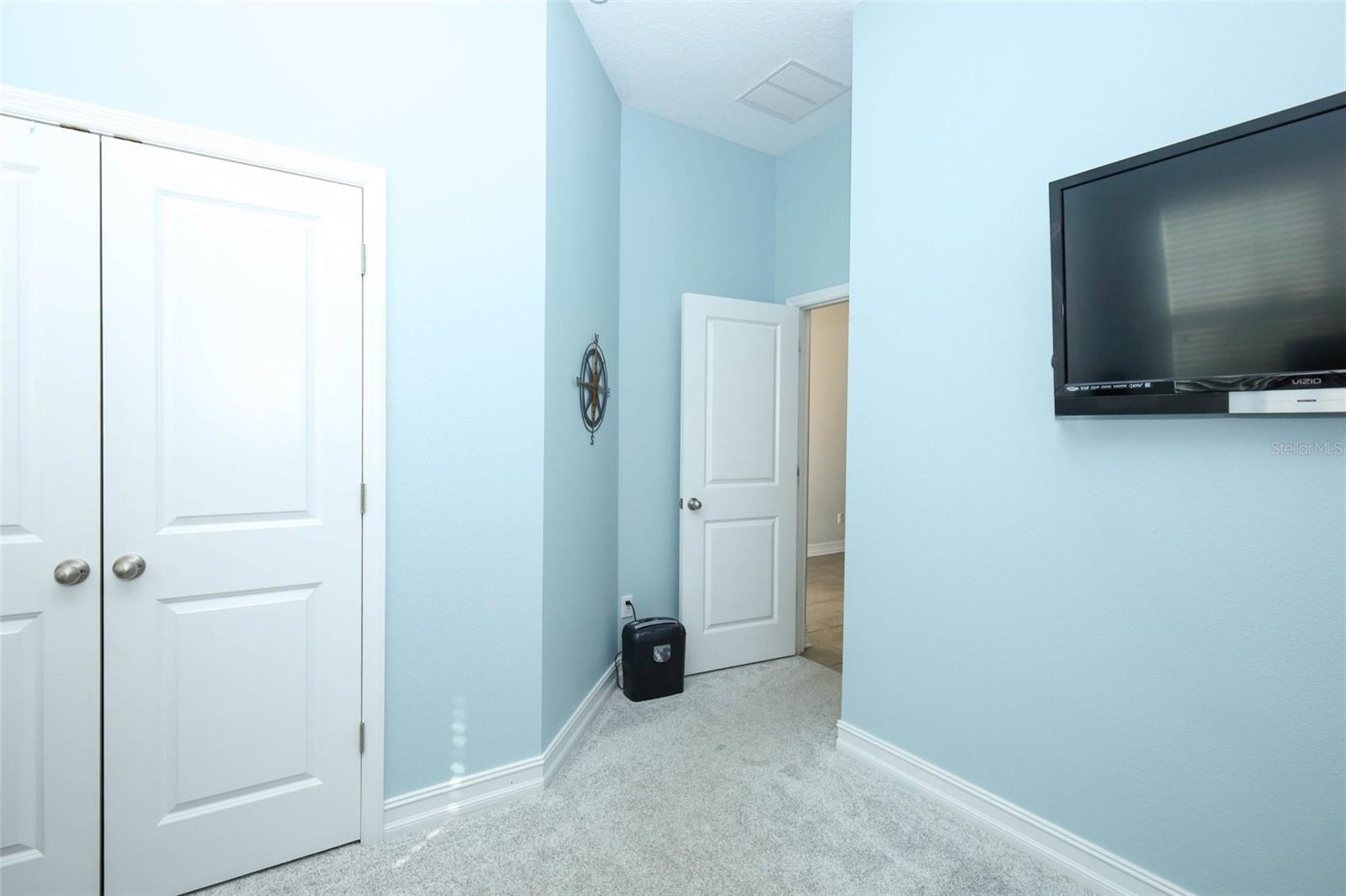 Image 24 of 39 For 16748 Abbey Hill Court