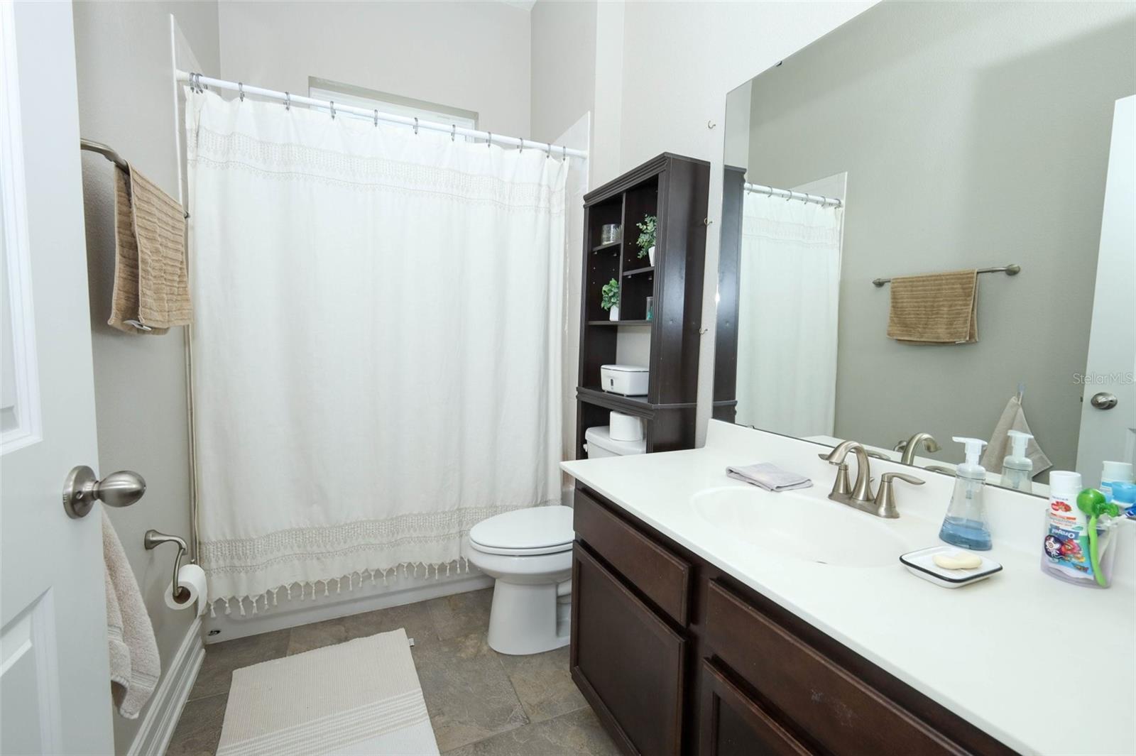 Image 25 of 39 For 16748 Abbey Hill Court