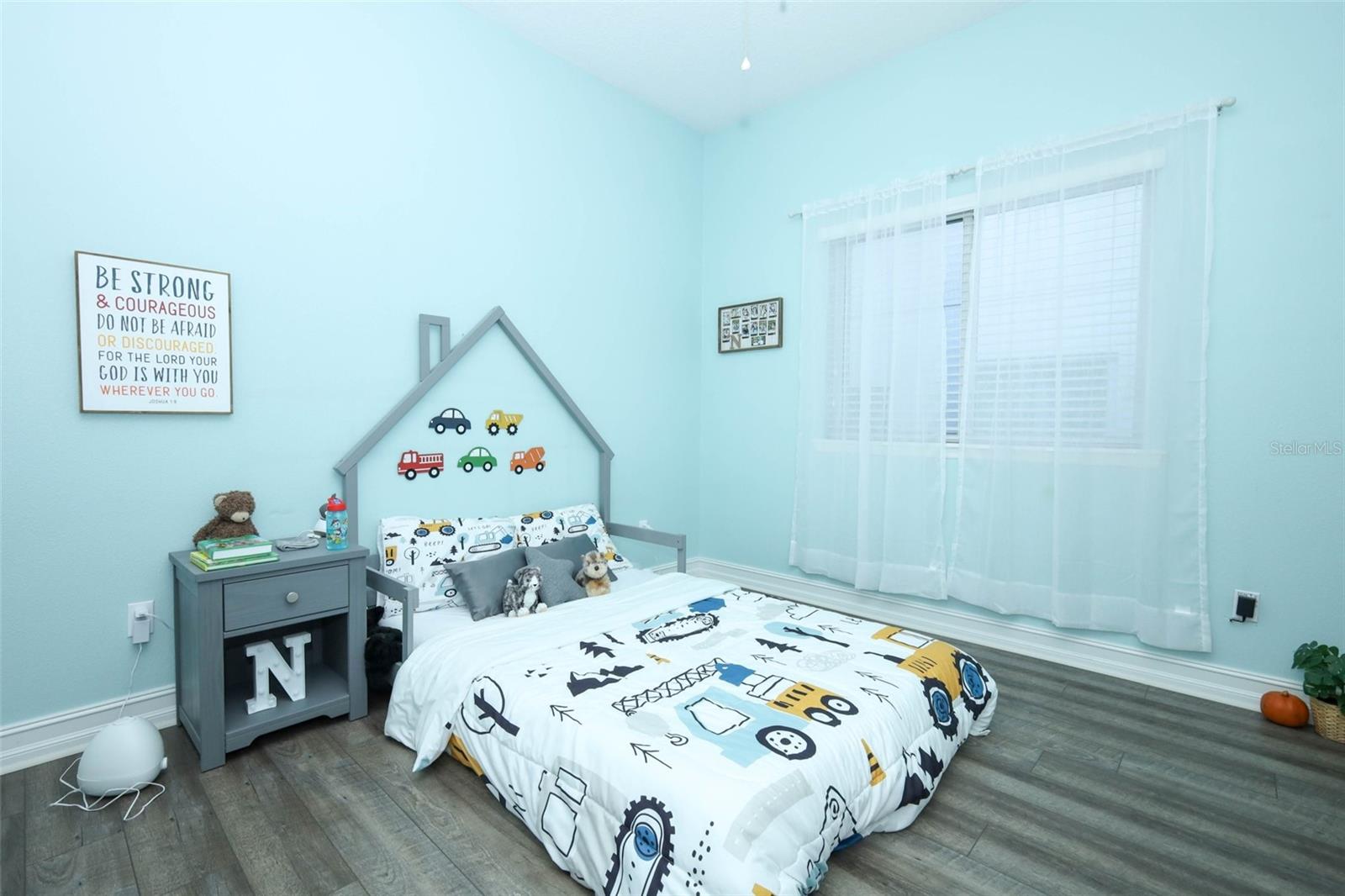 Image 26 of 39 For 16748 Abbey Hill Court