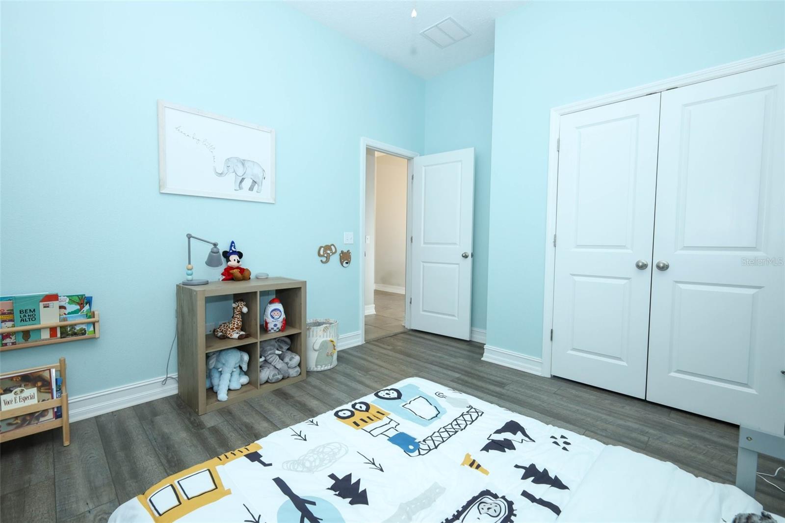 Image 27 of 39 For 16748 Abbey Hill Court