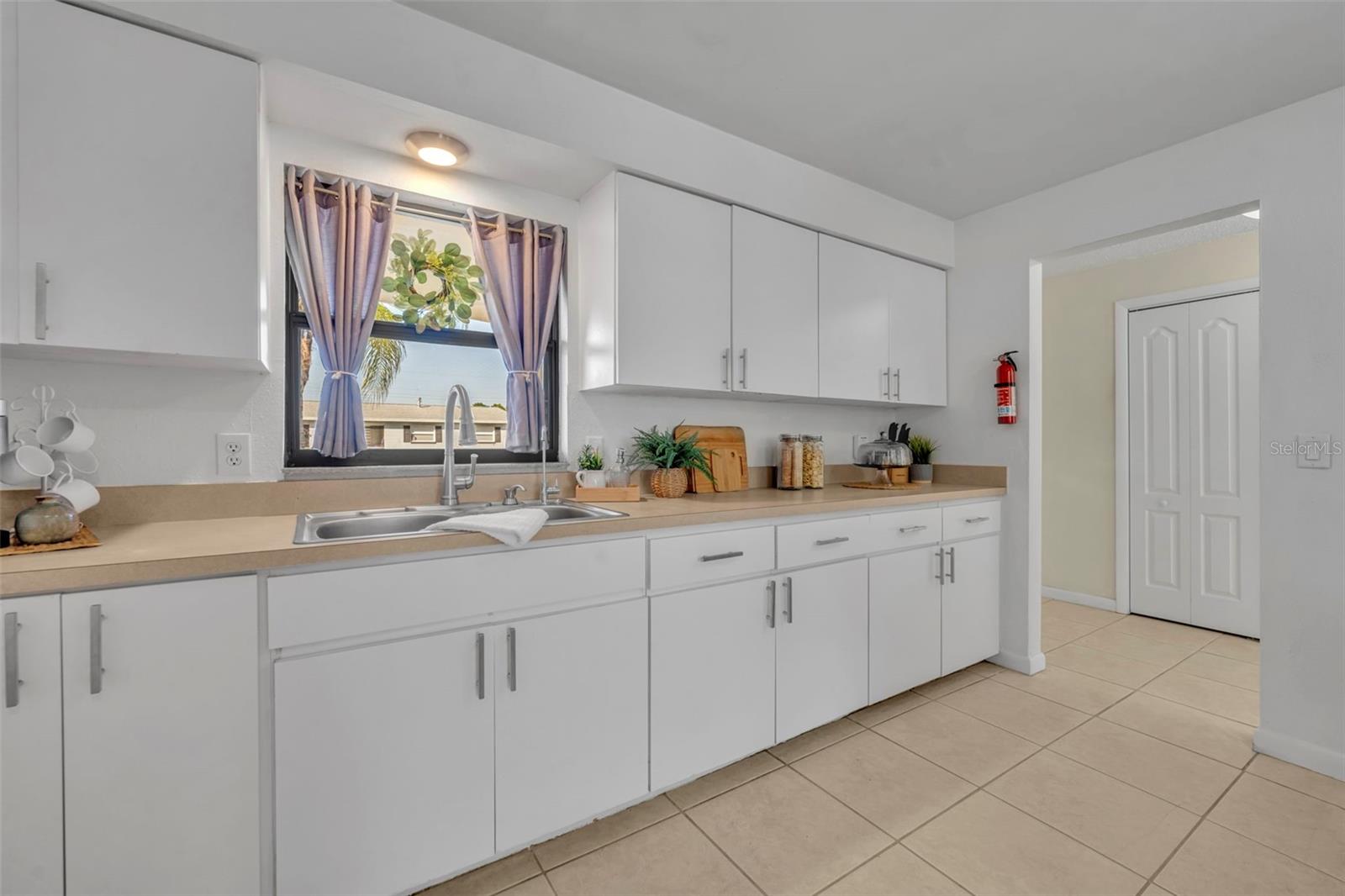 Image 11 of 28 For 965 Grant Road