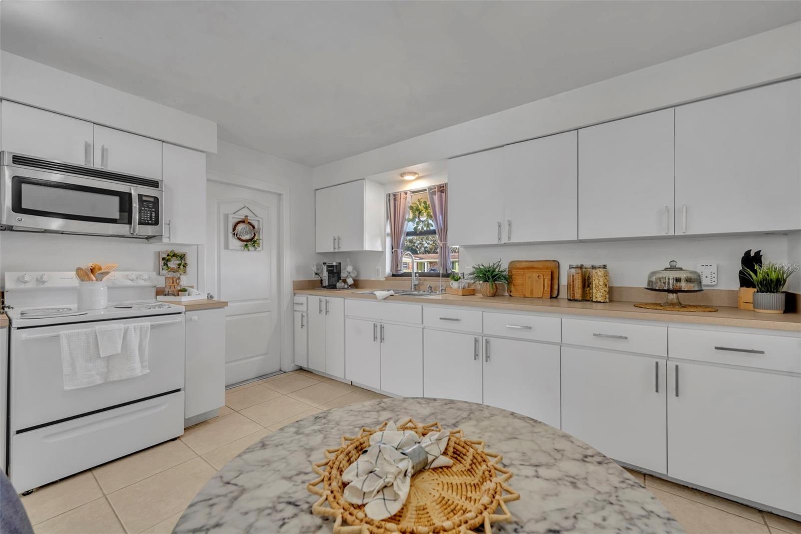 Image 14 of 28 For 965 Grant Road