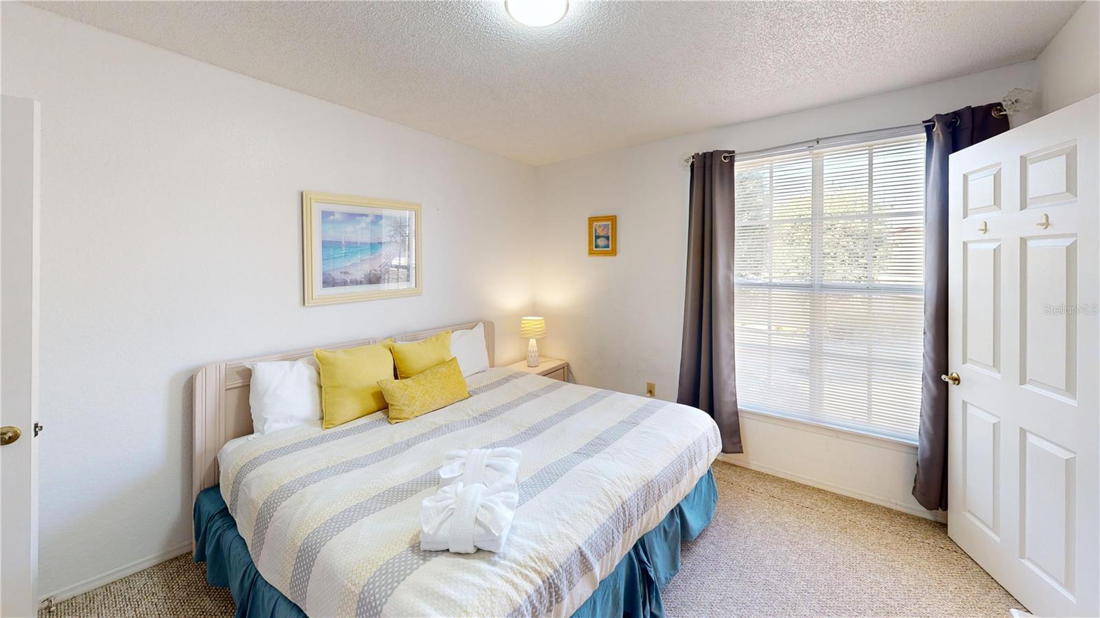 Image 11 of 39 For 8708 Papaya Drive