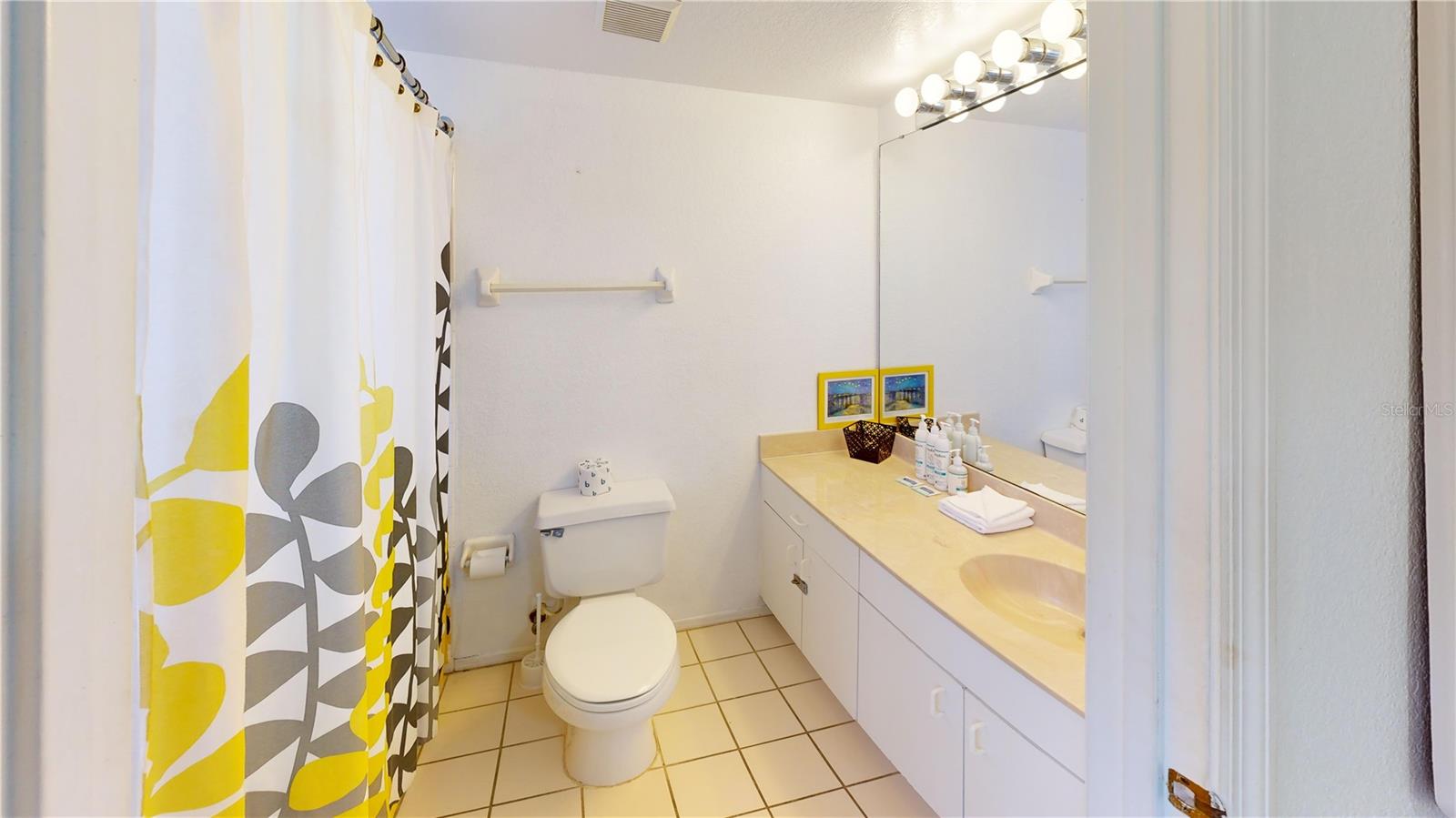 Image 12 of 39 For 8708 Papaya Drive